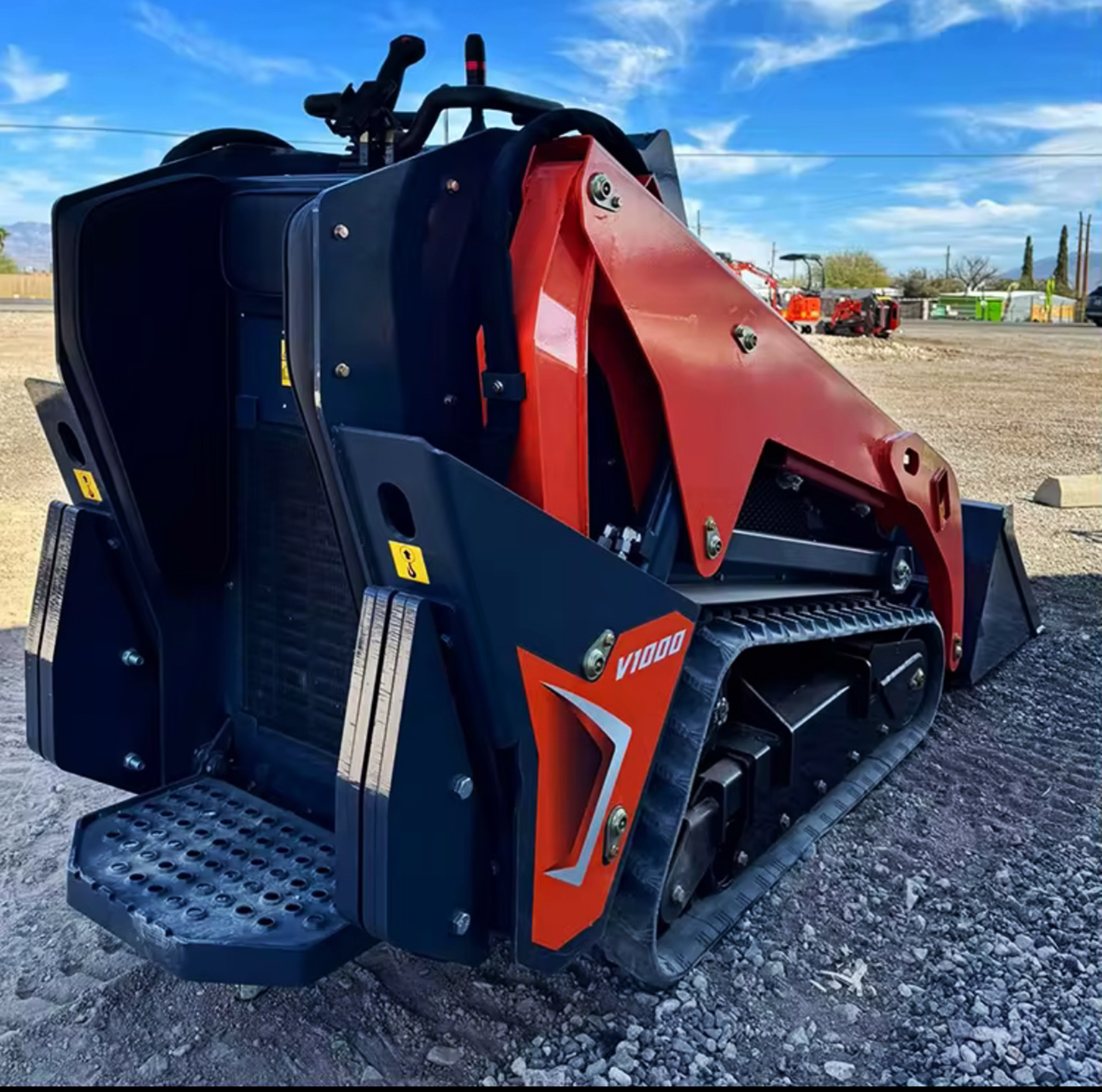 Chargeuse sur chenilles compacte vue arrière