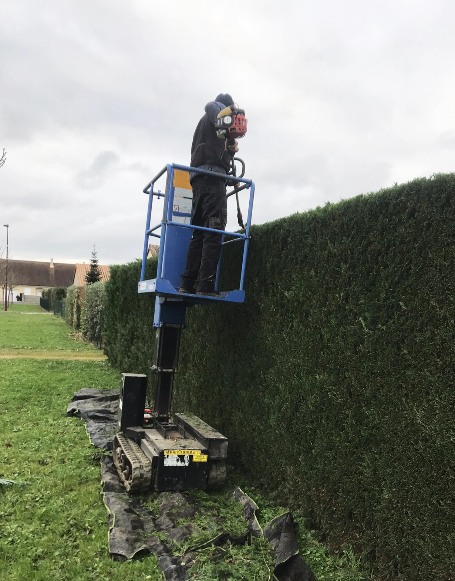 Nacelle sur chenilles professionnelle Zentrax AICHI rm04b pour travaux en extérieur